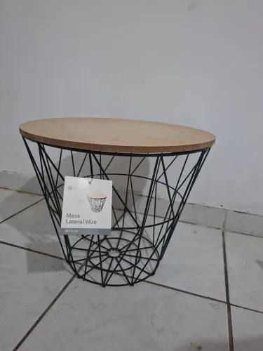 Linda mesa lateral para decorar