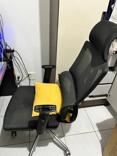 Cadeira de Escritório Comfy ErgoFuture Tela Mesh Preta, Base Giratória Relax Avançado