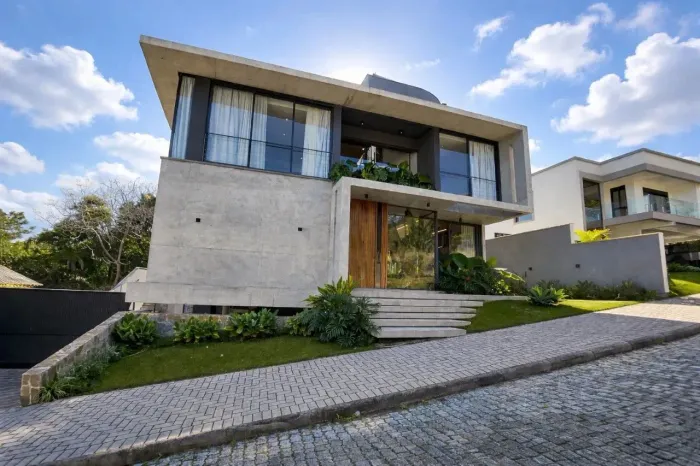 Casa a Venda em Condomínio Fechado - Campeche - Florianópolis/SC.