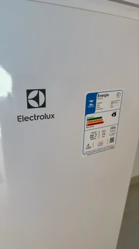 Freezer vertical electrolux 175L novo na garantia