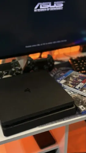 PS4 SLIM 1TB - COMPLETO 2 (2JOGOS + 2 CONTROLES + CAIXA)