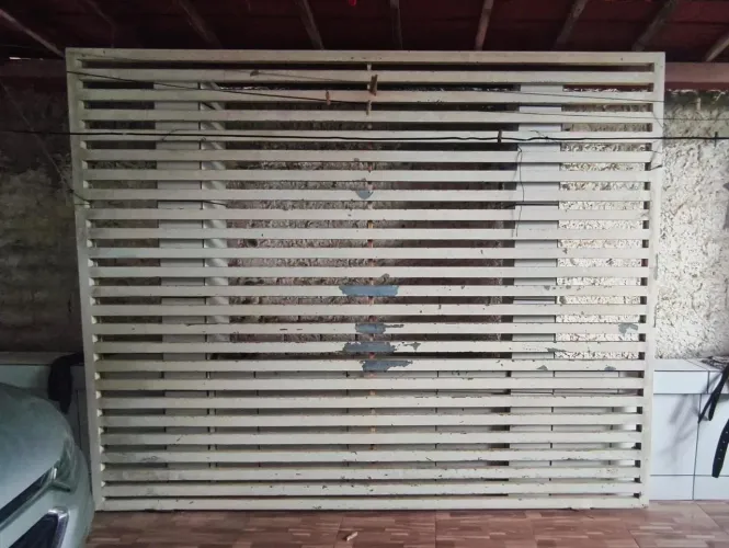 Vende-se portão de garagem