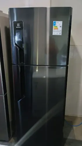 Geladeira Eletrolux Black 480 litros