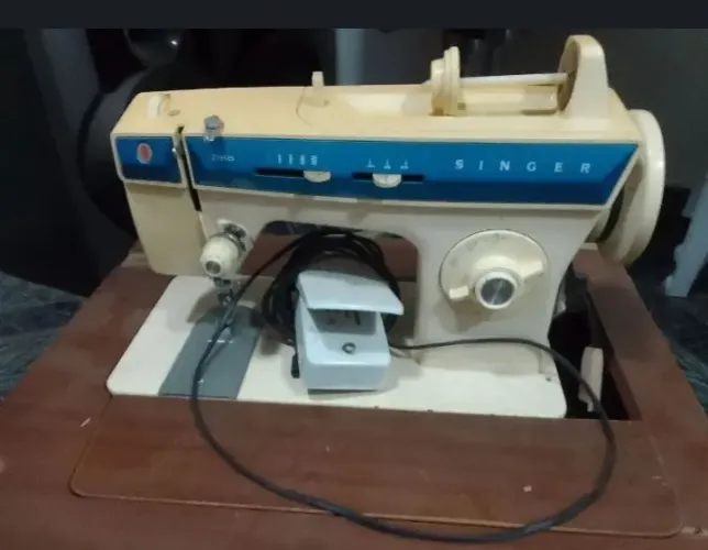 Máquina de Costura Singer 288C