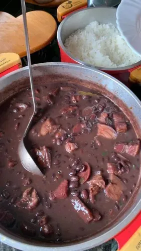Cozinheira disponível profissional