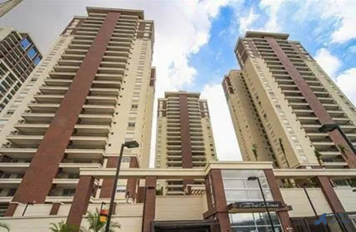 Apartamento com vista linda para os jardins internos do condomínio. Você vai viver com mui
