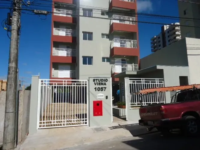 Apartamento com 1 dormitório no Centro próximo a Escola Prof. Sebastião de Oliveira Rocha 