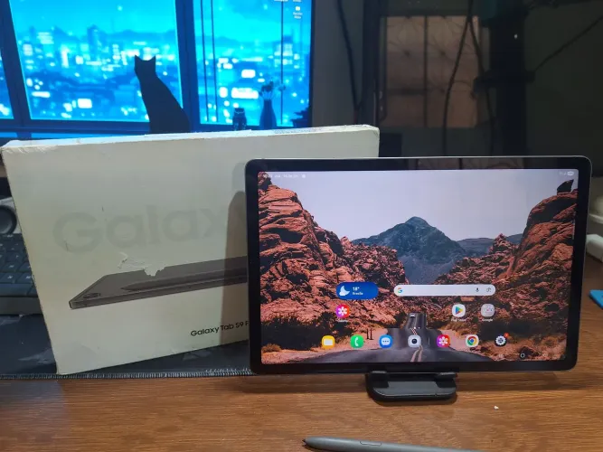 Samsung Tab S9 Fe 5G + S Pen na Caixa