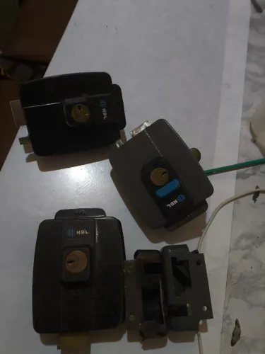 Fechaduras HDL tudo junto preço único 