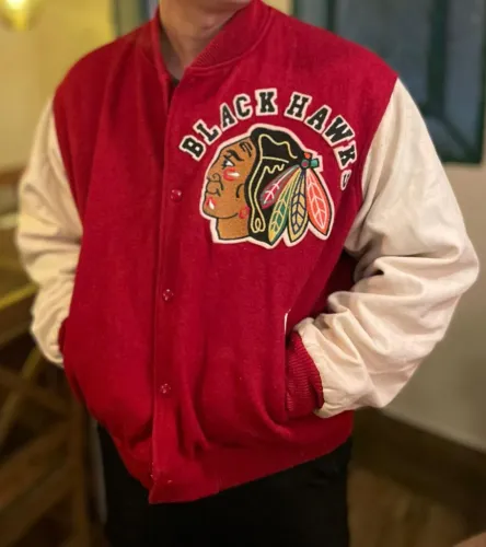 Jaqueta College Chicago Blackhawks NHL - Chalk Line anos 90 Veludo com mangas Vinílicas