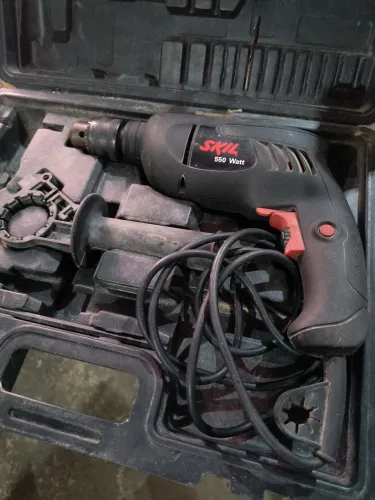 Título: Furadeira de Impacto Skil 6455 - 550W com Maleta - 220V