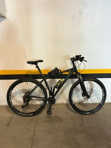 Bicicleta Sense Aro 29 - Excelente Estado | Shimano Alivio | Maxxis Ikon