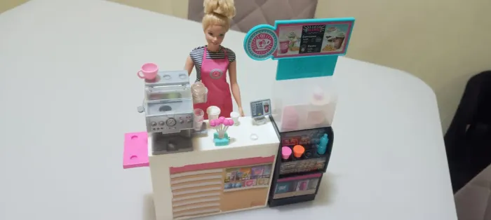 BARBIE CAREERS CAFETERIA-USADO