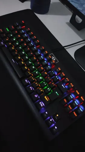 Teclado Gamer Mecânico Redragon Dark Avenger, Switch Brown, TKL 80%