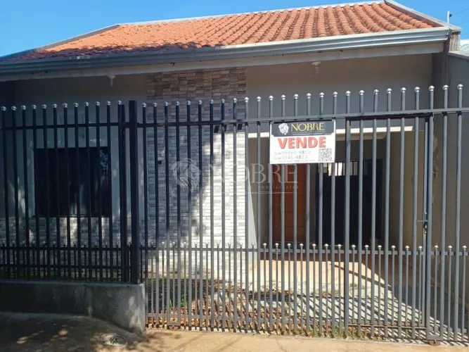 Casa Assobradada no Jardim São Francisco - Maringá