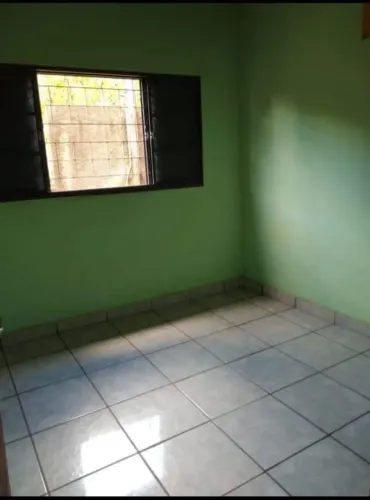 VENDE-SE ESTA CASA EM CORUMBÁ