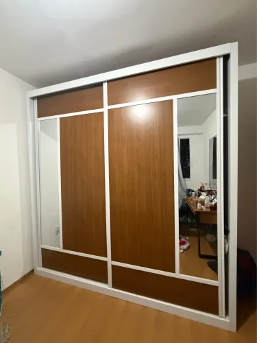Guarda roupa de casal 