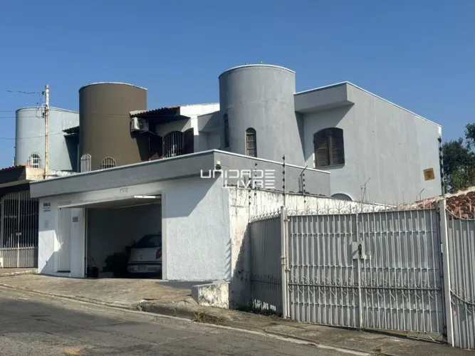 Casa a Venda - Vila Oliveira