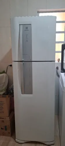 Geladeira Electrolux frost free DF42 