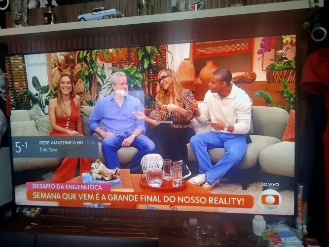 Vendo uma tv LG 75 polegada em perfeito estado sem marcas de uso funcionando per