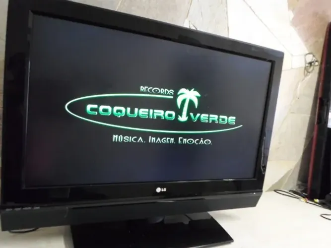 TV marca LG de 37" Funcionando, sem controle mod.37LC2RR imagem limpa. com entradas HDMI 