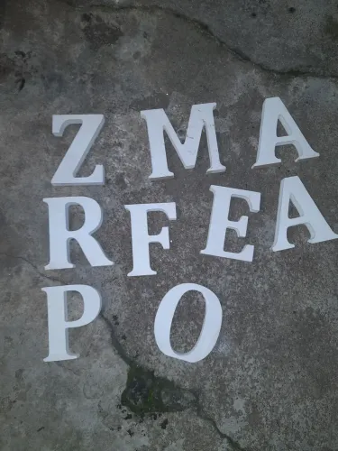 LETRAS PVC BRANCA CM 12 X 0,01
