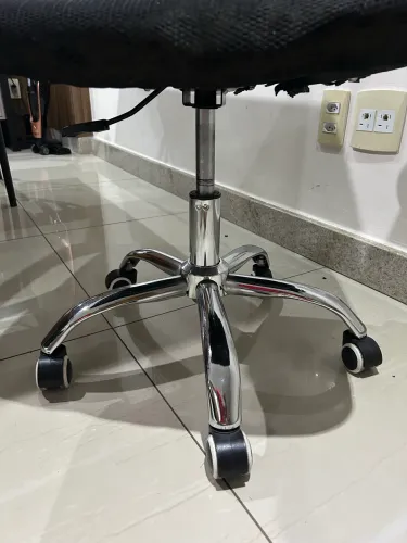 Vendo cadeira giratória