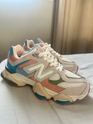 Tênis New Balance 9060