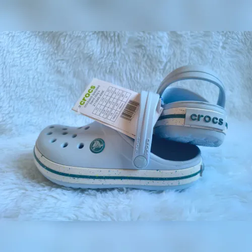 Crocs infantil azul C12 novo