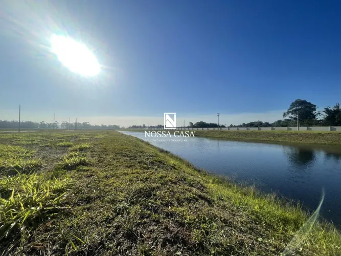 Terreno à venda no Condomínio Lake Resort na praia da Itapeva em Torres-RS.