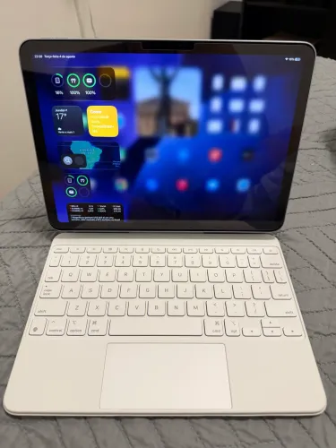 iPad Air M3 11? + Magic Keyboard