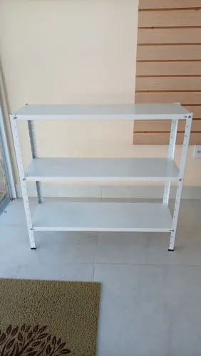 Vendo prateleiras novas de aço