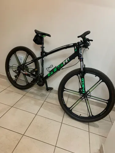 Bicicleta GTSM1 iVETC aro 29? rodas de magnésio 
