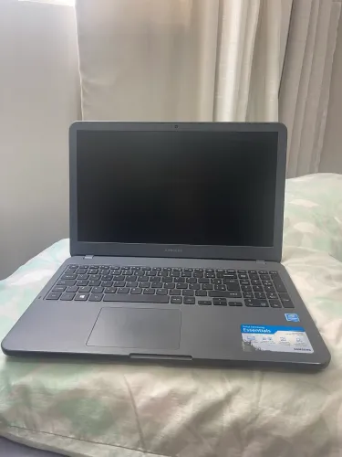 Samsung Essentials E20 NP350XAA-KDABR