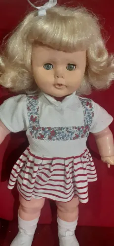 Boneca beijoca da estrela