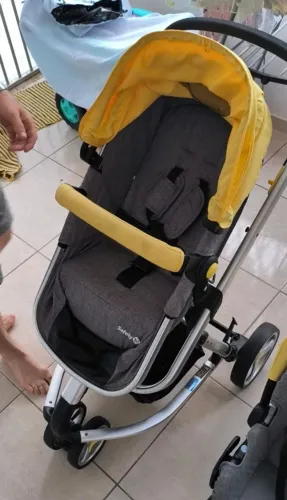 Carrinho e bebê conforto Safety 1st Mobi