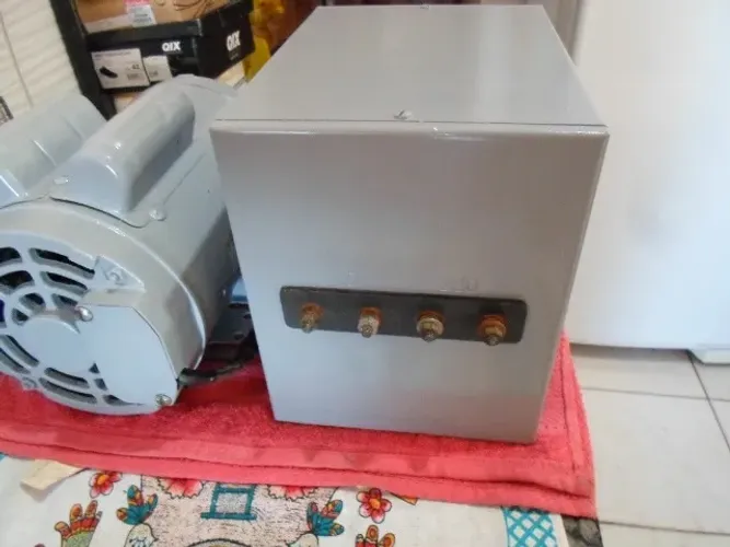 transformador grande 3 KVA 220 para 110 volts