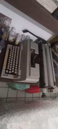 Maquina de Datilografia Olivetti Linea 98