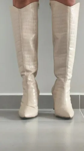 Bota Bico Fino Gelo - Cano Alto. Veste 36 37 - Peça Nova e confortável