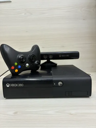 Xbox 360 Slim desbloqueado + 1 kinect + 1 controle 