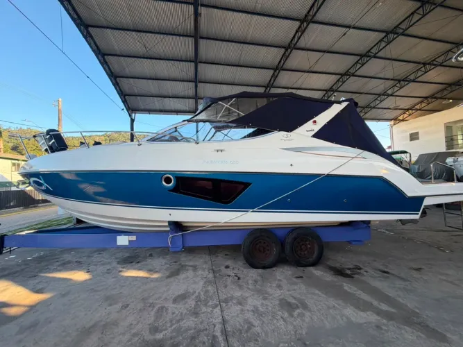 Lancha Phanton 303