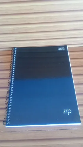 Caderno capa dura com 80 folhas