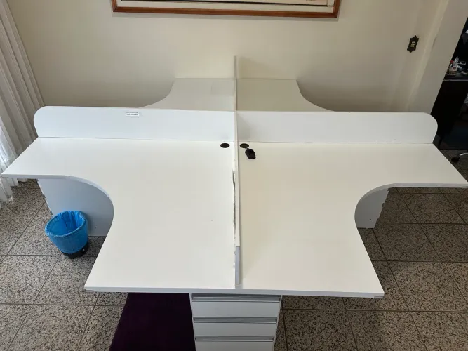 4 postos de trabalho
