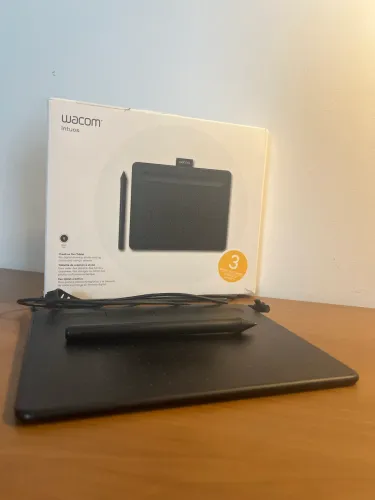 Mesa Digitalizadora Wacom Intuos CTL4100 - Com caneta Wacom Pen 4K