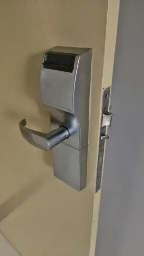 Fechaduras eletrônicas para hotel Onity