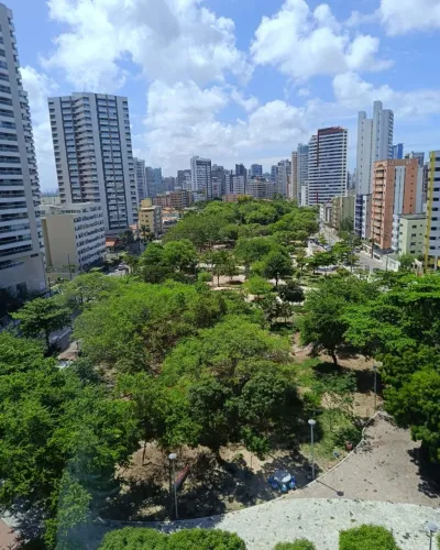 More de frente para o verde num MOBILIADO