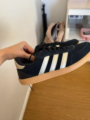 Tênis adidas feminino