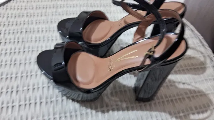 Sandalia feminina vizzano número 36 novo