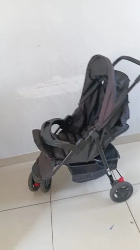 carrinho de bebê seminovo