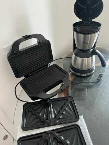 Cafeteira Elétrica Philco + sanduicheira e grill Philco 2 em 1